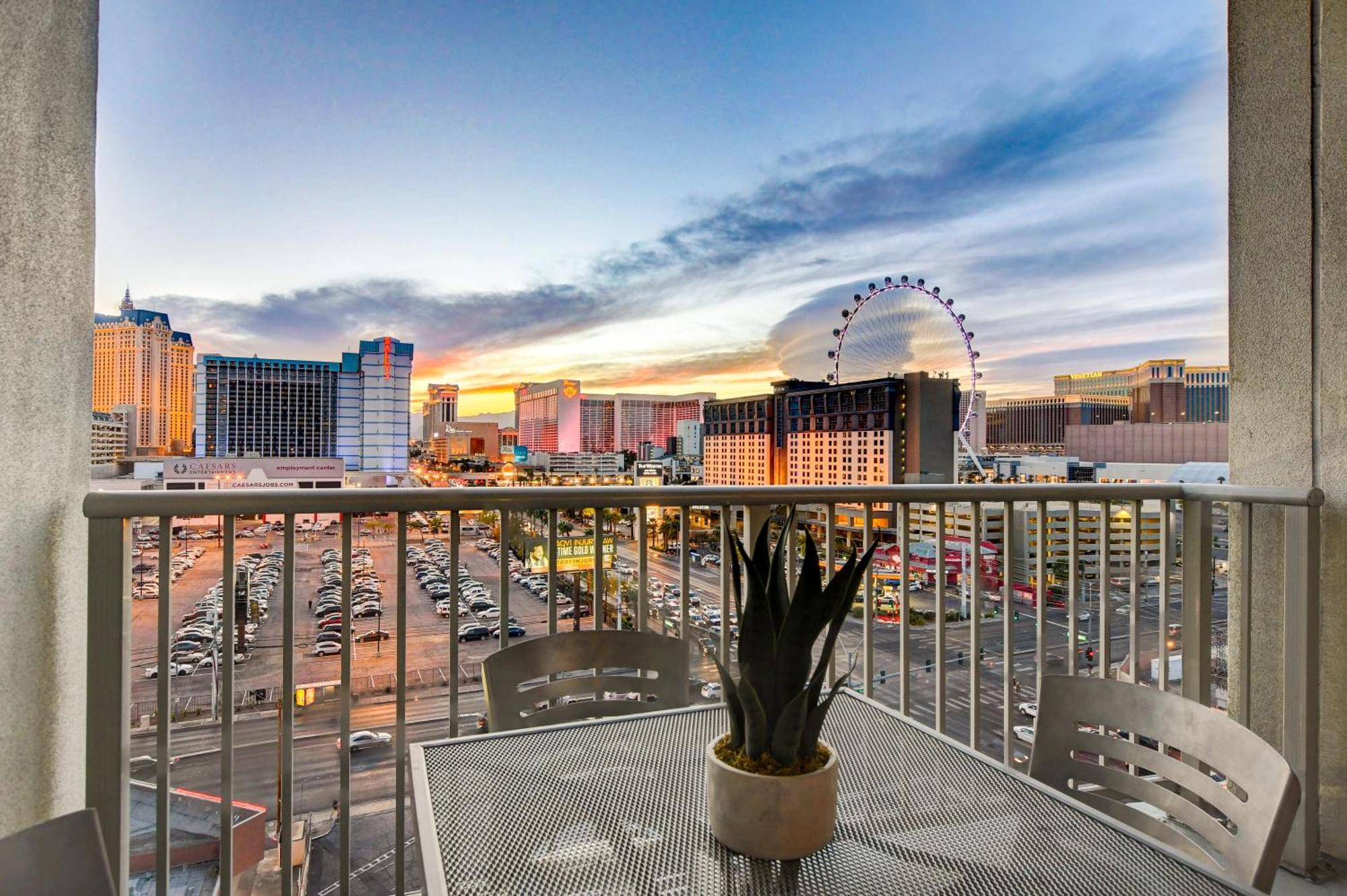 Ultimate Las Vegas Getaway One Bedroom Suite With Balcony, Kitchen, Gym, Pool & Free Parking Pokoj fotografie